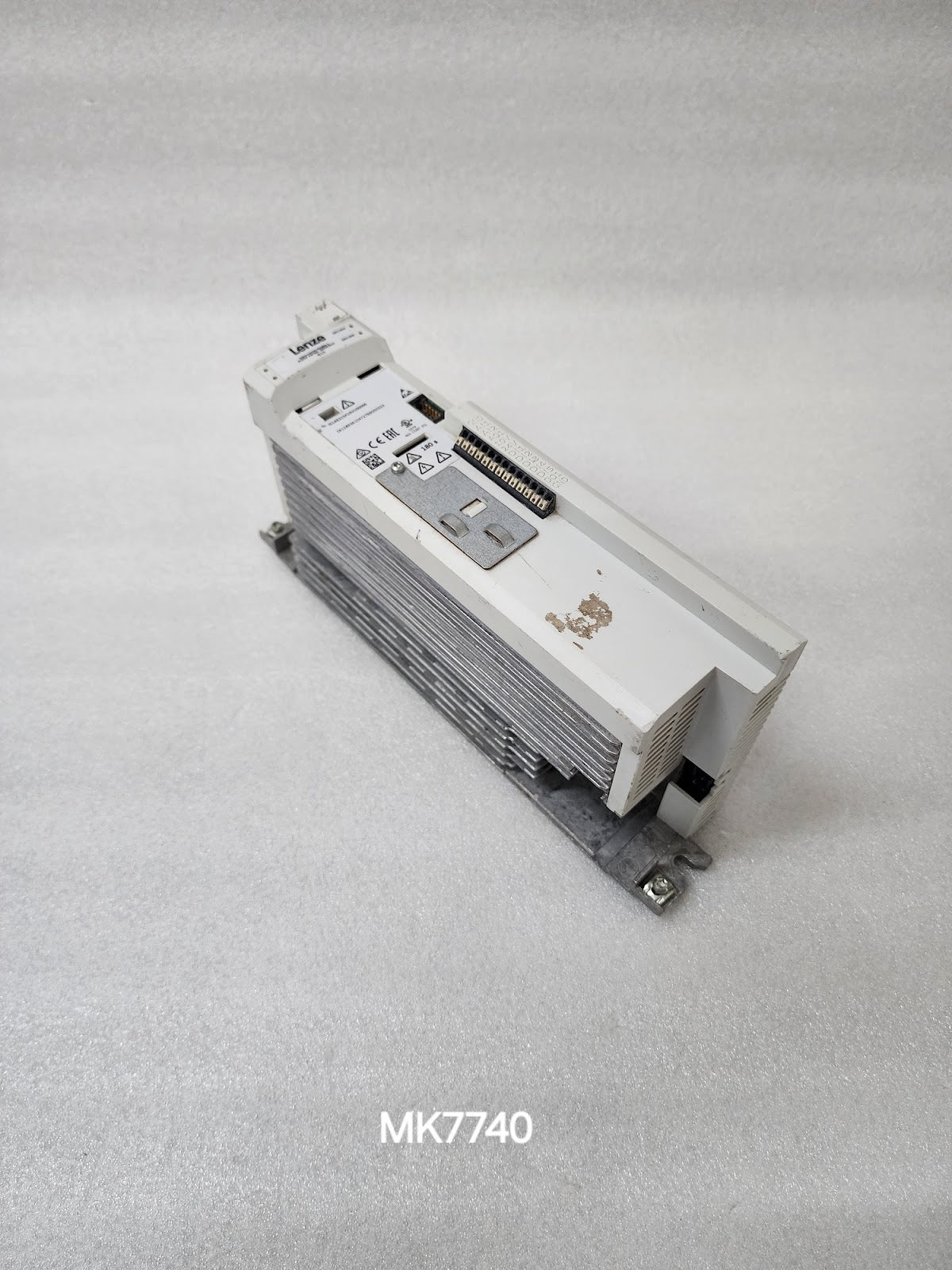 LENZE I51AE215F10V10000S INVERTER DRIVE 1.5KW/2HP 0-400/480V MADE IN GERMANY