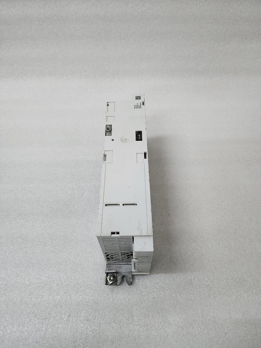 LENZE I51BE240F10V10000S INVERTER DRIVE 4KW/5HP 0-400/480V 9.5/8.2A