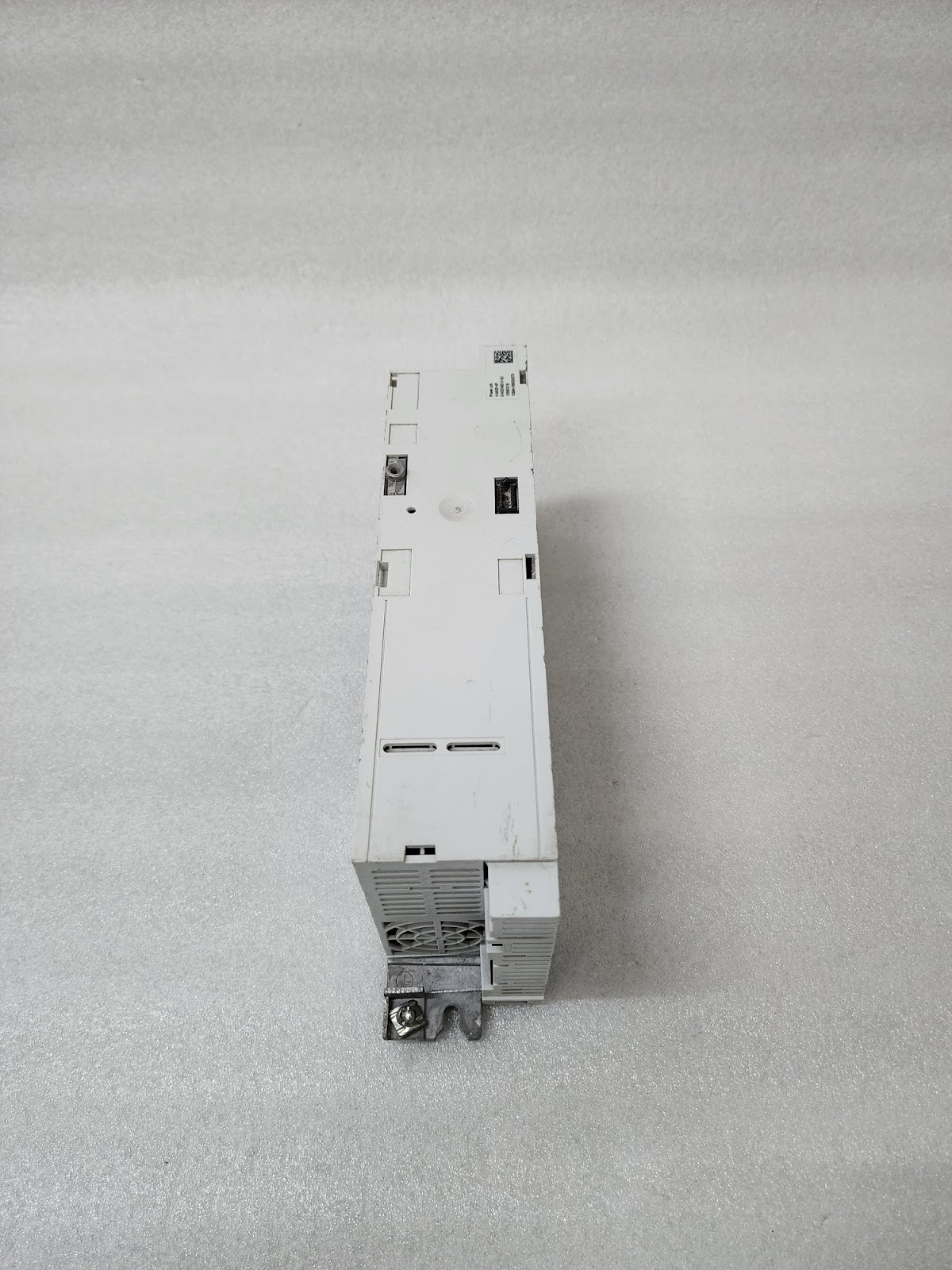 LENZE I51BE240F10V10000S INVERTER DRIVE 4KW/5HP 0-400/480V 9.5/8.2A