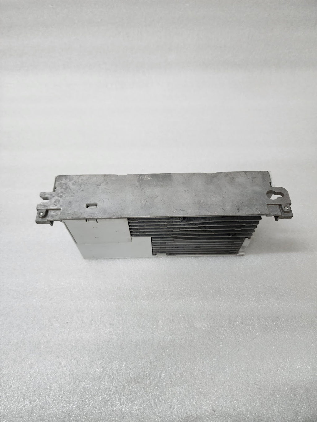 LENZE I51BE240F10V10000S INVERTER DRIVE 4KW/5HP 0-400/480V 9.5/8.2A