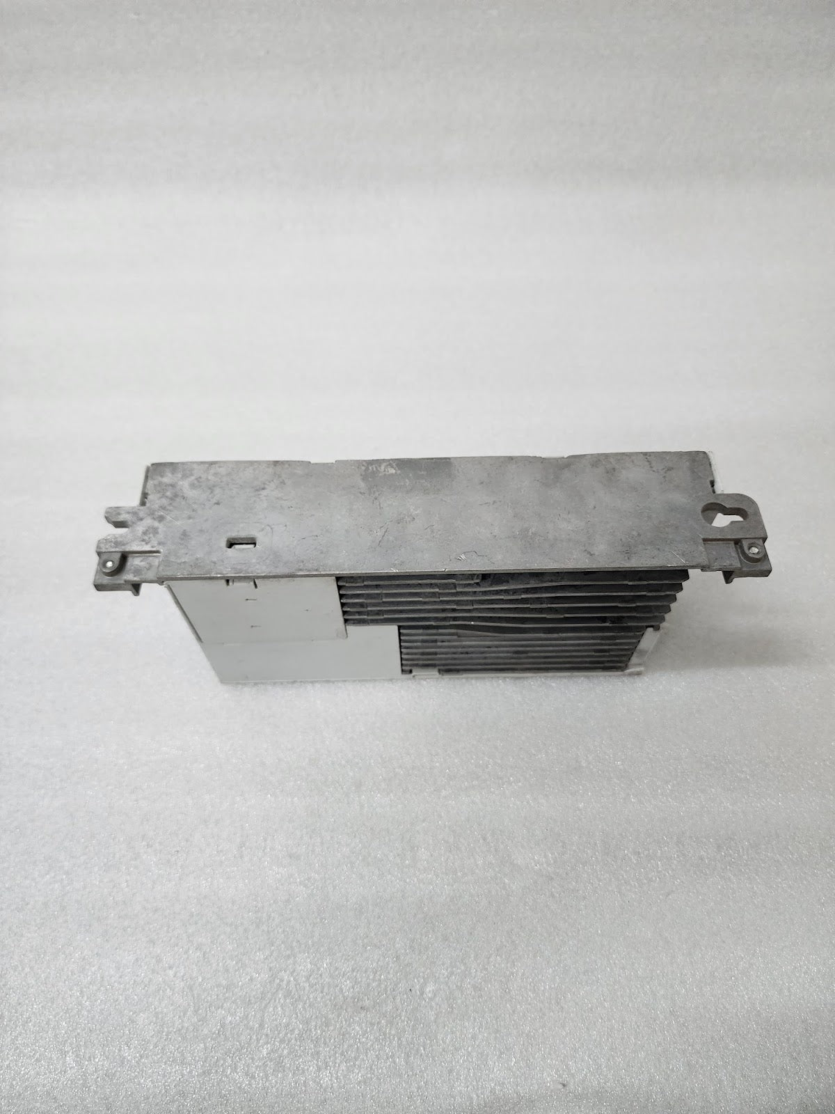 LENZE I51BE240F10V10000S INVERTER DRIVE 4KW/5HP 0-400/480V 9.5/8.2A