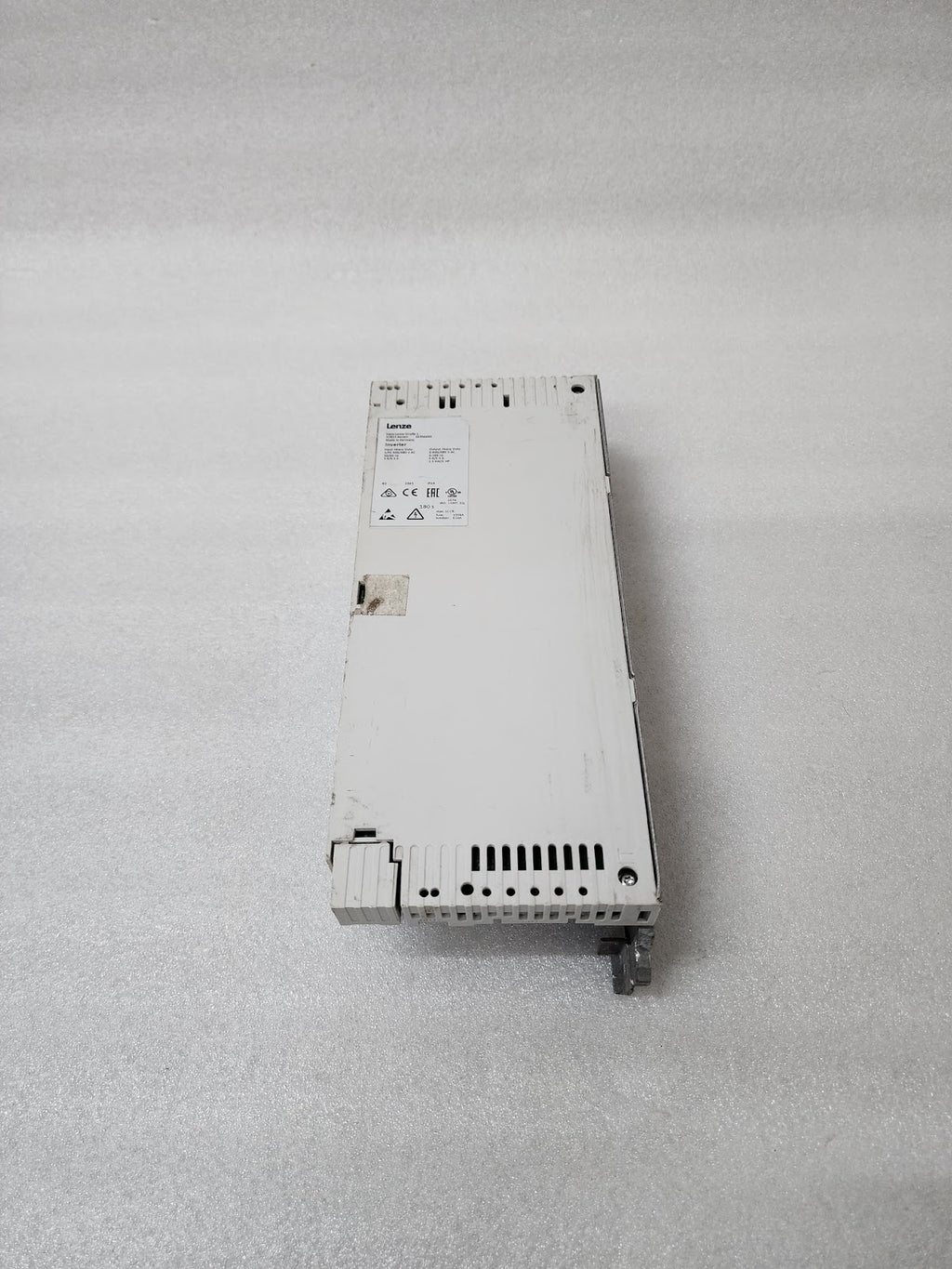 LENZE I51AE215F10V10000S INVERTER DRIVE 1.5KW/2HP 0-400/480V 3.9/3.5A