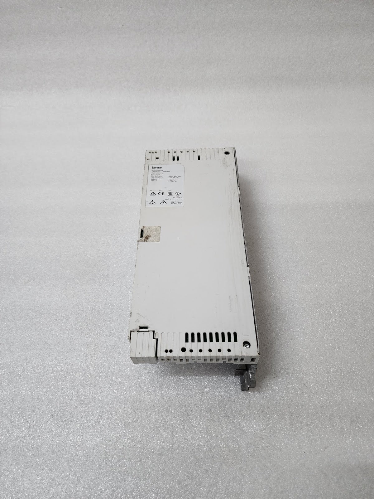LENZE I51AE215F10V10000S INVERTER DRIVE 1.5KW/2HP 0-400/480V 3.9/3.5A