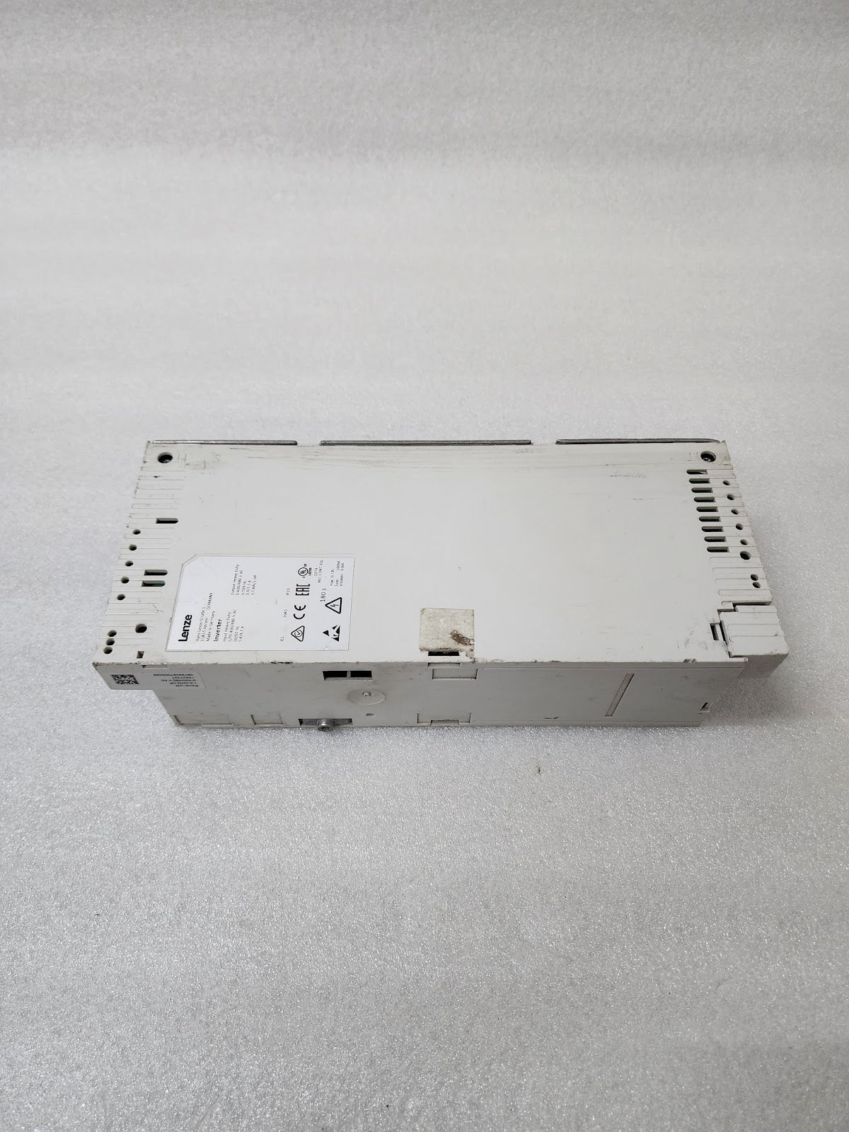 LENZE I51AE215F10V10000S INVERTER DRIVE 1.5KW/2HP 0-400/480V 3.9/3.5A