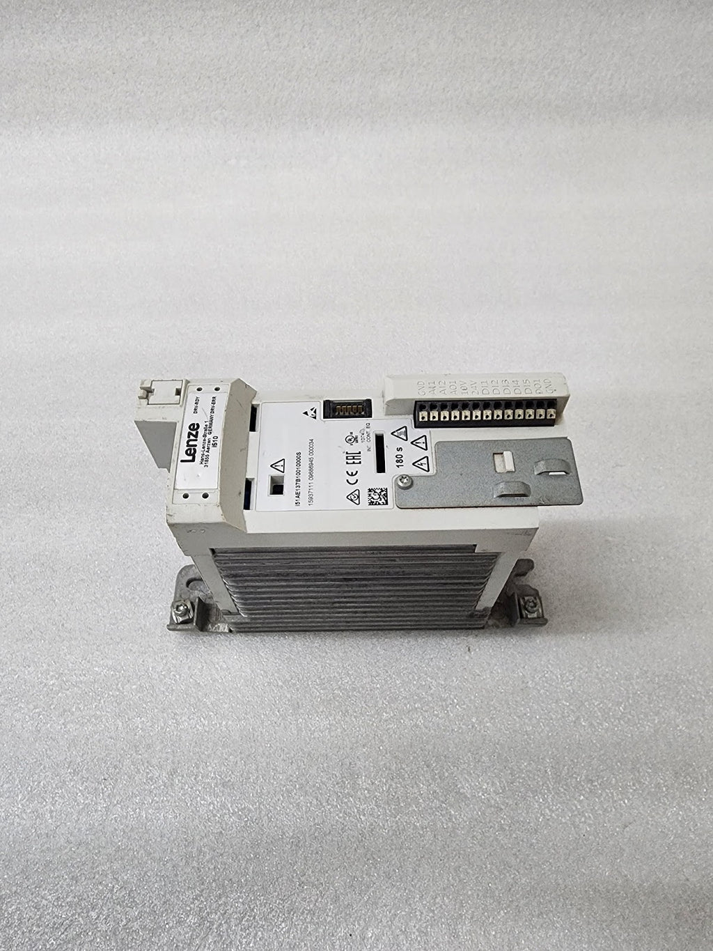 LENZE I51AE137B10010000S INVERTER DRIVE 0.37KW/0.5HP 0-230/240V MADE IN GERMANY