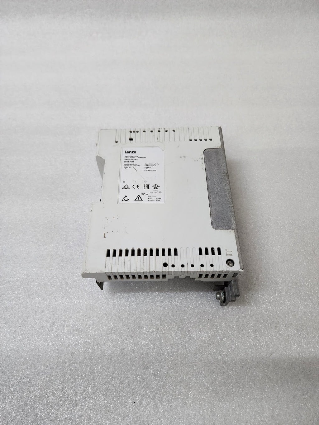 LENZE I51AE137B10010000S INVERTER DRIVE 0.37KW/0.5HP 0-230/240V MADE IN GERMANY