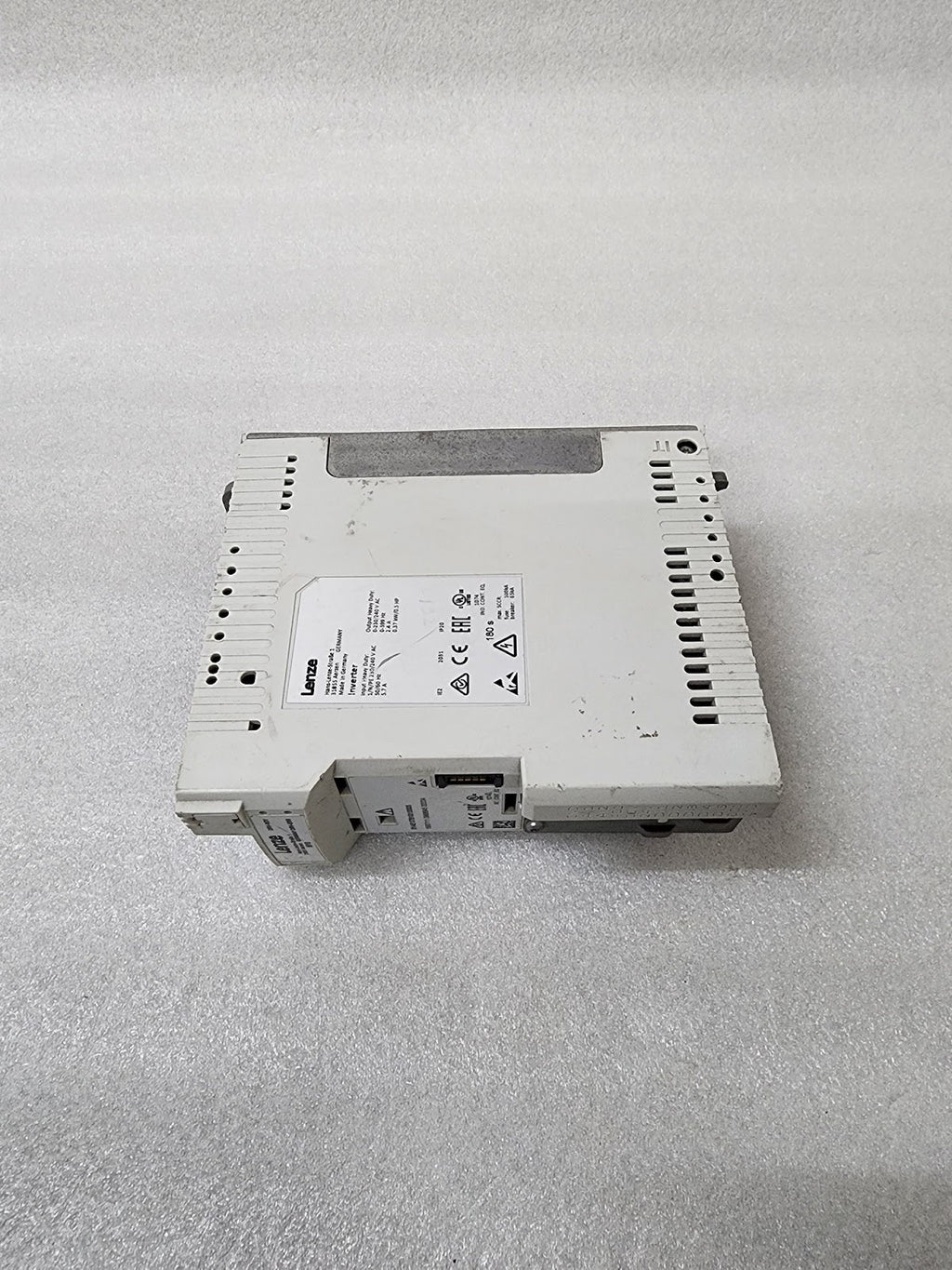 LENZE I51AE137B10010000S INVERTER DRIVE 0.37KW/0.5HP 0-230/240V MADE IN GERMANY