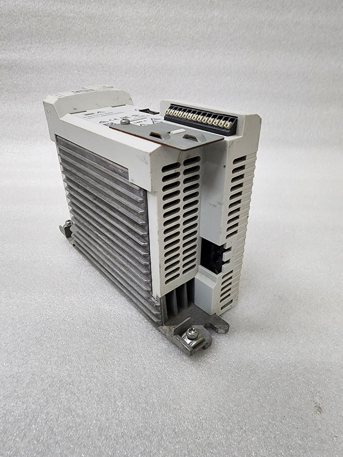LENZE I51AE137B10010000S INVERTER DRIVE 0.37KW/0.5HP 0-230/240V MADE IN GERMANY