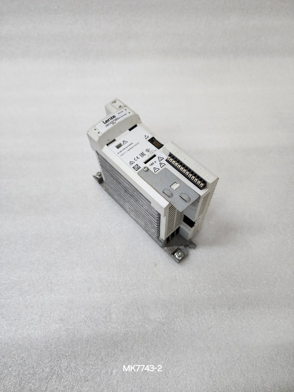 LENZE I51AE137B10010000S INVERTER DRIVE 0.37KW/0.5HP 0-230/240V MADE IN GERMANY