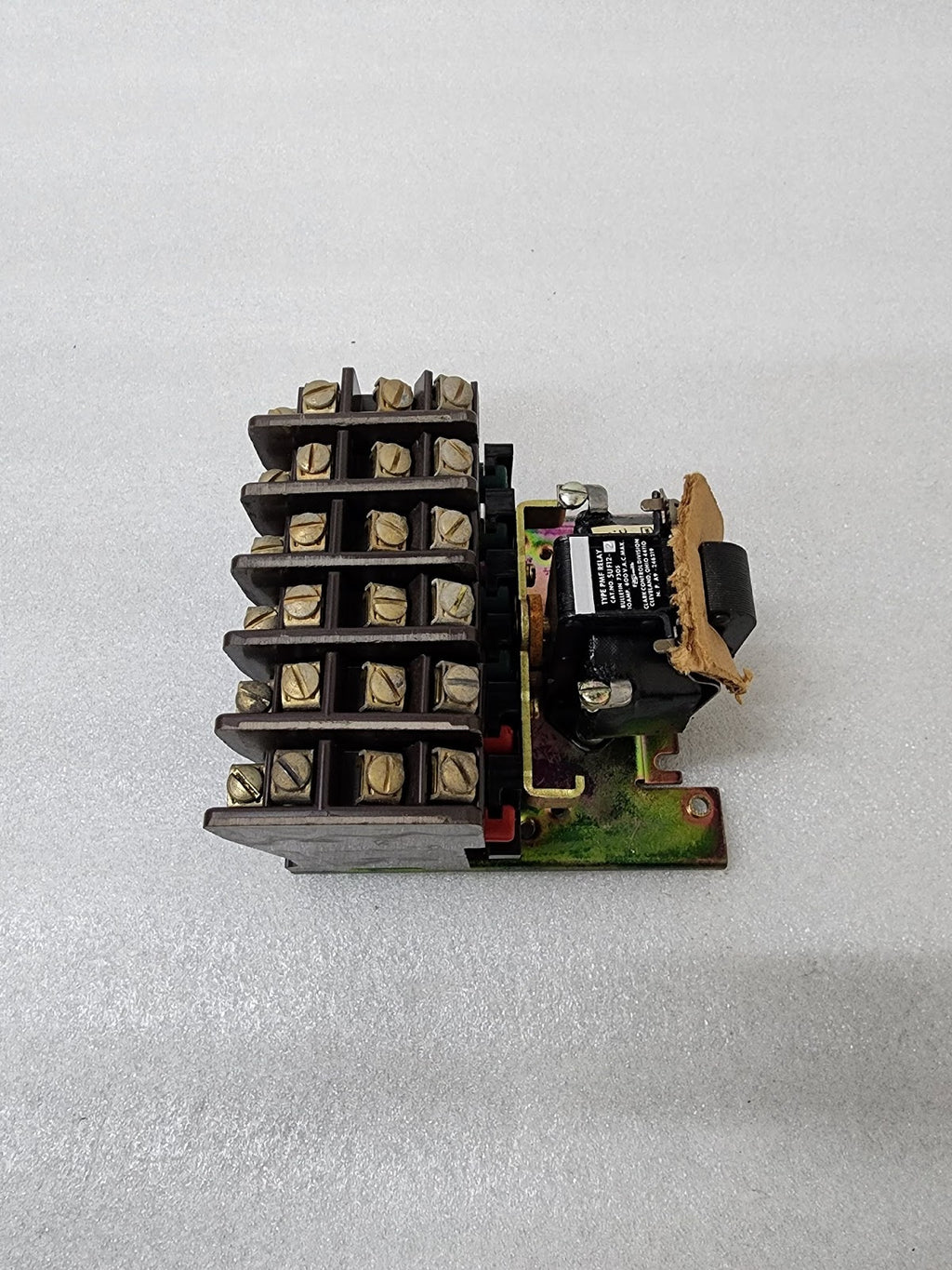 CLARK CONTROL DIVISION 5UF12-2-76 PMF A.C. RELAY BULLETIN 7305 10A 110-120V