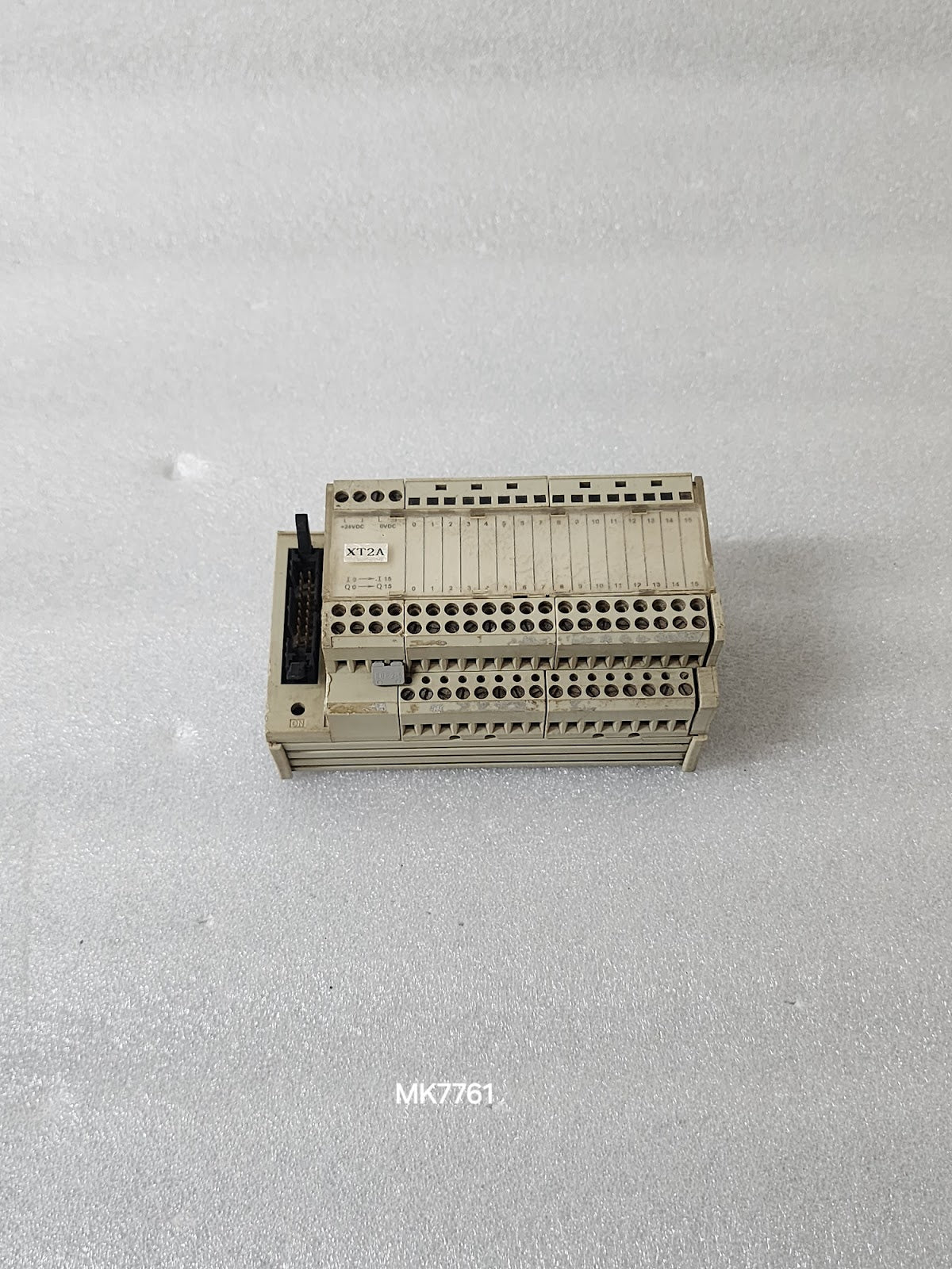 ABE7-H16R21 16 I/O PASSIVE CONNECTION SUB BASE
