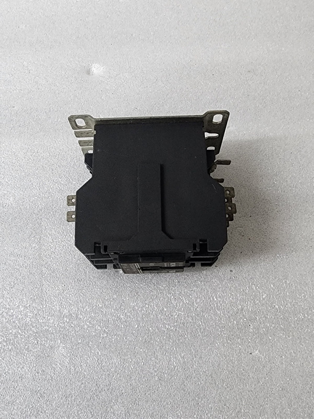 EATON D1C25DNY164A 3-POLE CONTACTOR 40A COIL VOLTAGE 110-120V