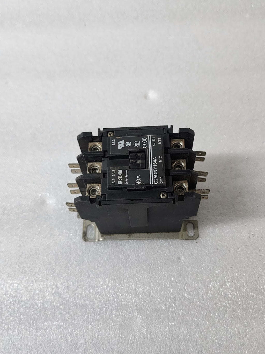 EATON C25DNY164A 3-POLE MAGNETIC CONTACTOR 40A COIL VOLTAGE  110-120V
