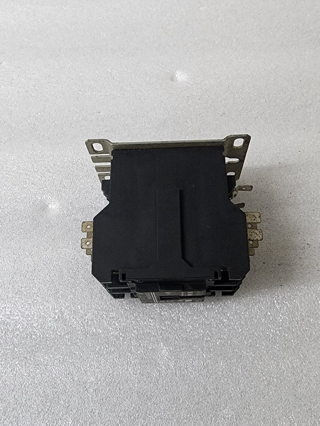 EATON C25DNY164A 3-POLE MAGNETIC CONTACTOR 40A COIL VOLTAGE  110-120V