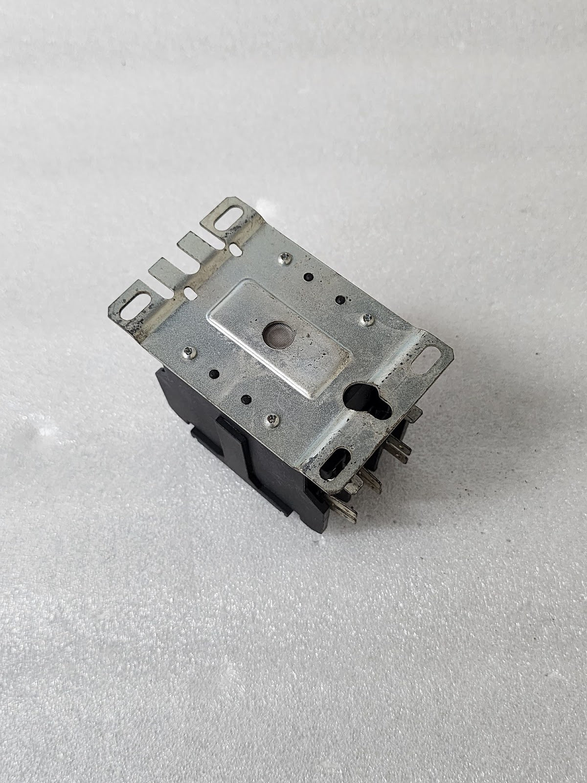 EATON C25DNY164A 3-POLE MAGNETIC CONTACTOR 40A COIL VOLTAGE  110-120V