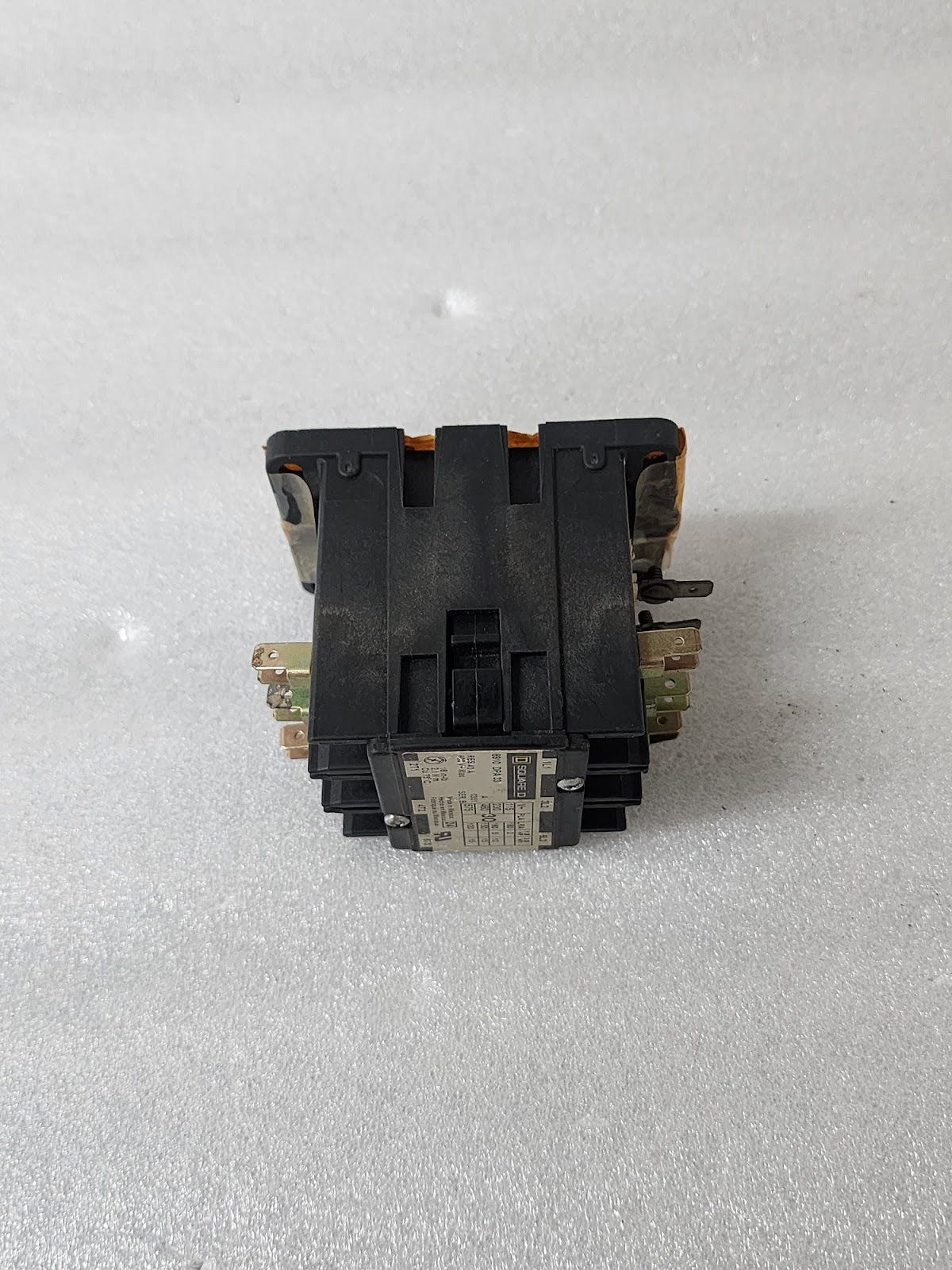 SQUARE D 8910DPA33 3-POLE DIFINITE PURPOSE MAGNETIC CONTACTOR 110-120V