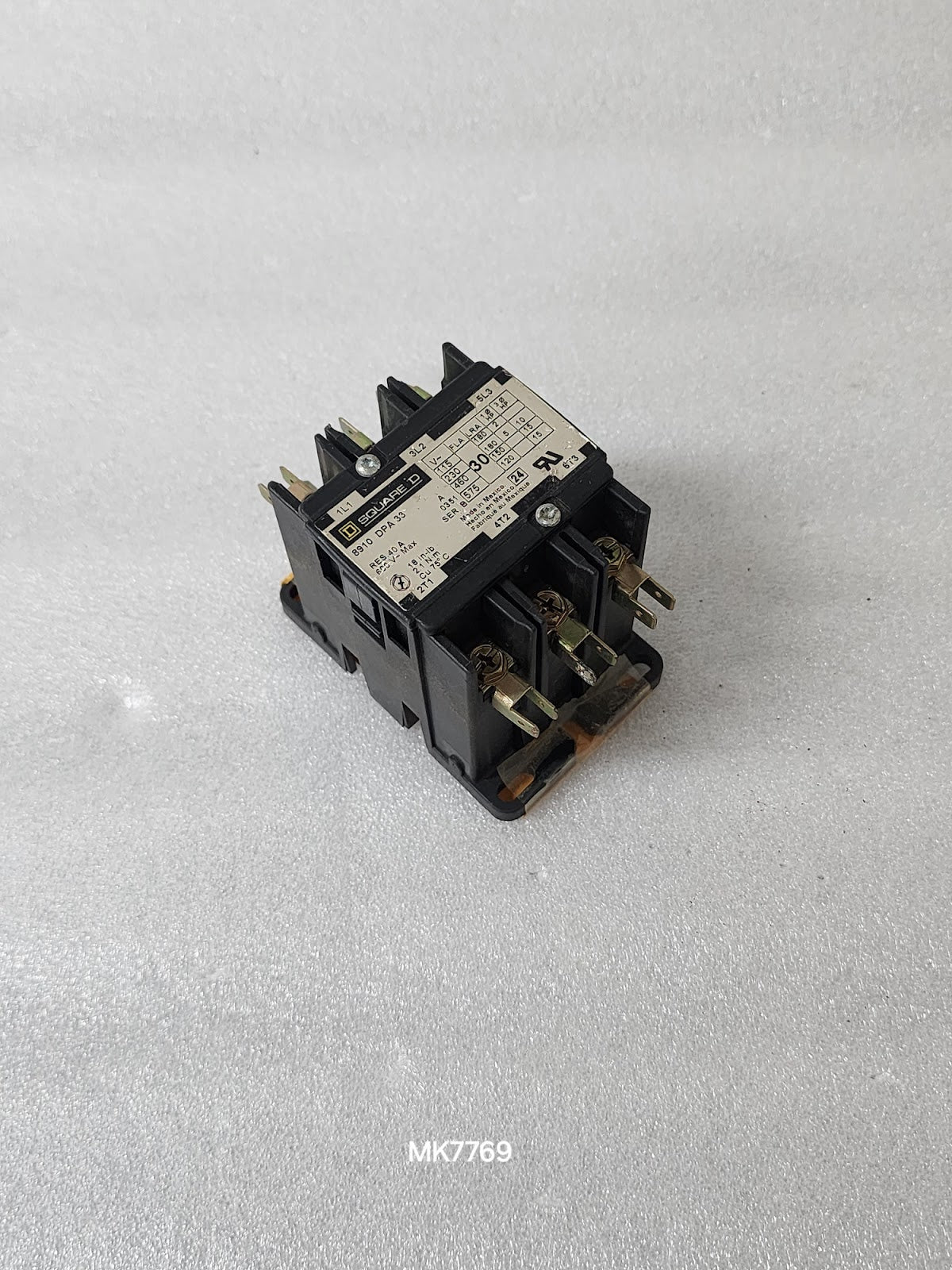 SQUARE D 8910DPA33 3-POLE DIFINITE PURPOSE MAGNETIC CONTACTOR 110-120V