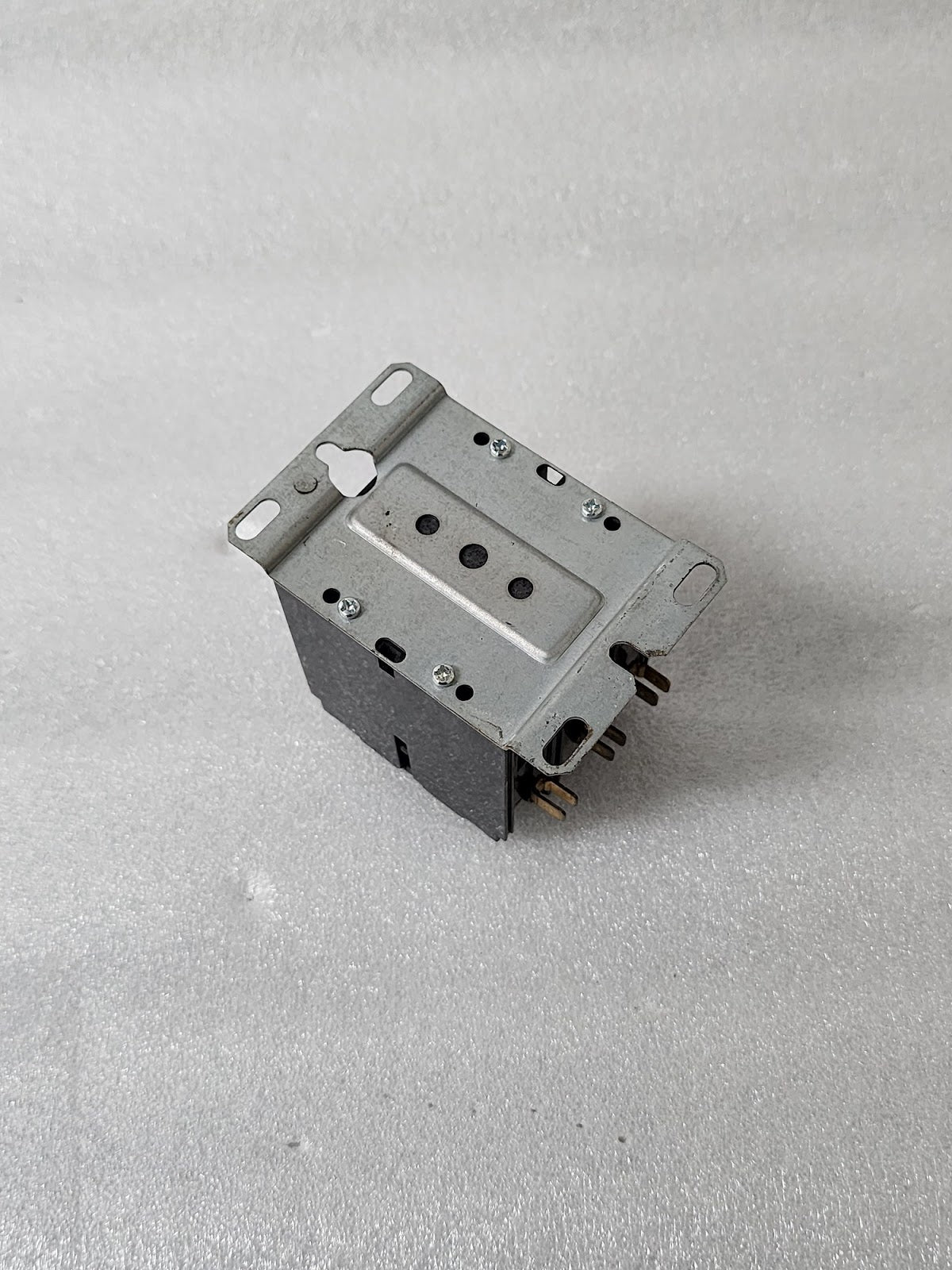 HARTLAND CONTROLS HCCY3XU02CY 3-POLE CONTACTOR 40A COIL VOLTAGE 208/240V