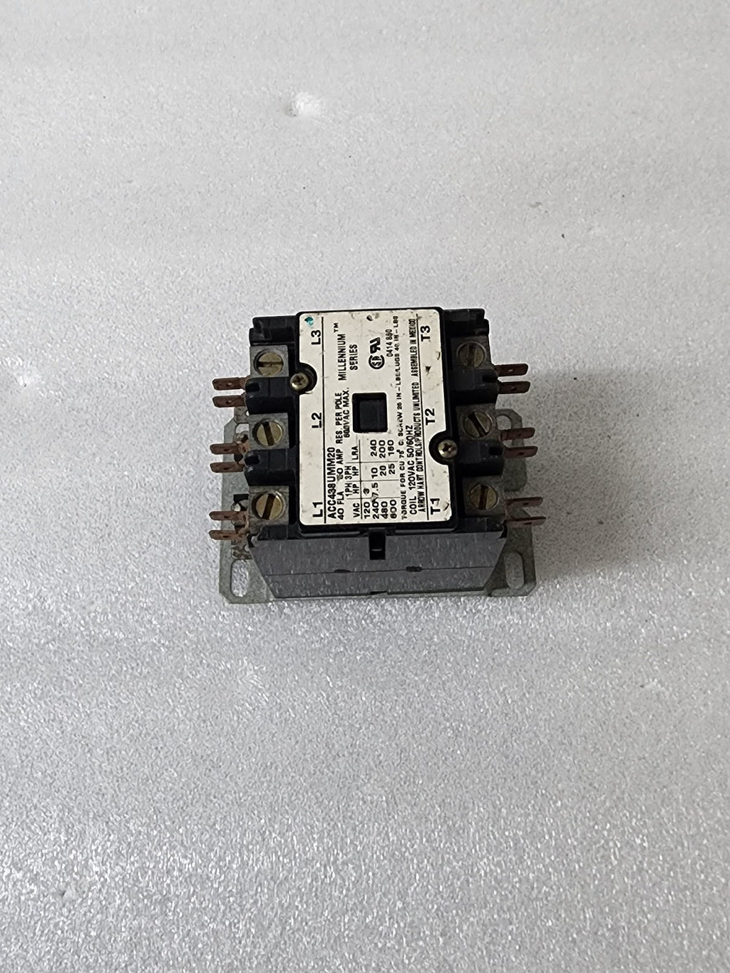 ARROW HART CONTROLS ACC438UMM20 3-POLE CONTACTOR 50A COIL VOLTAGE 120V