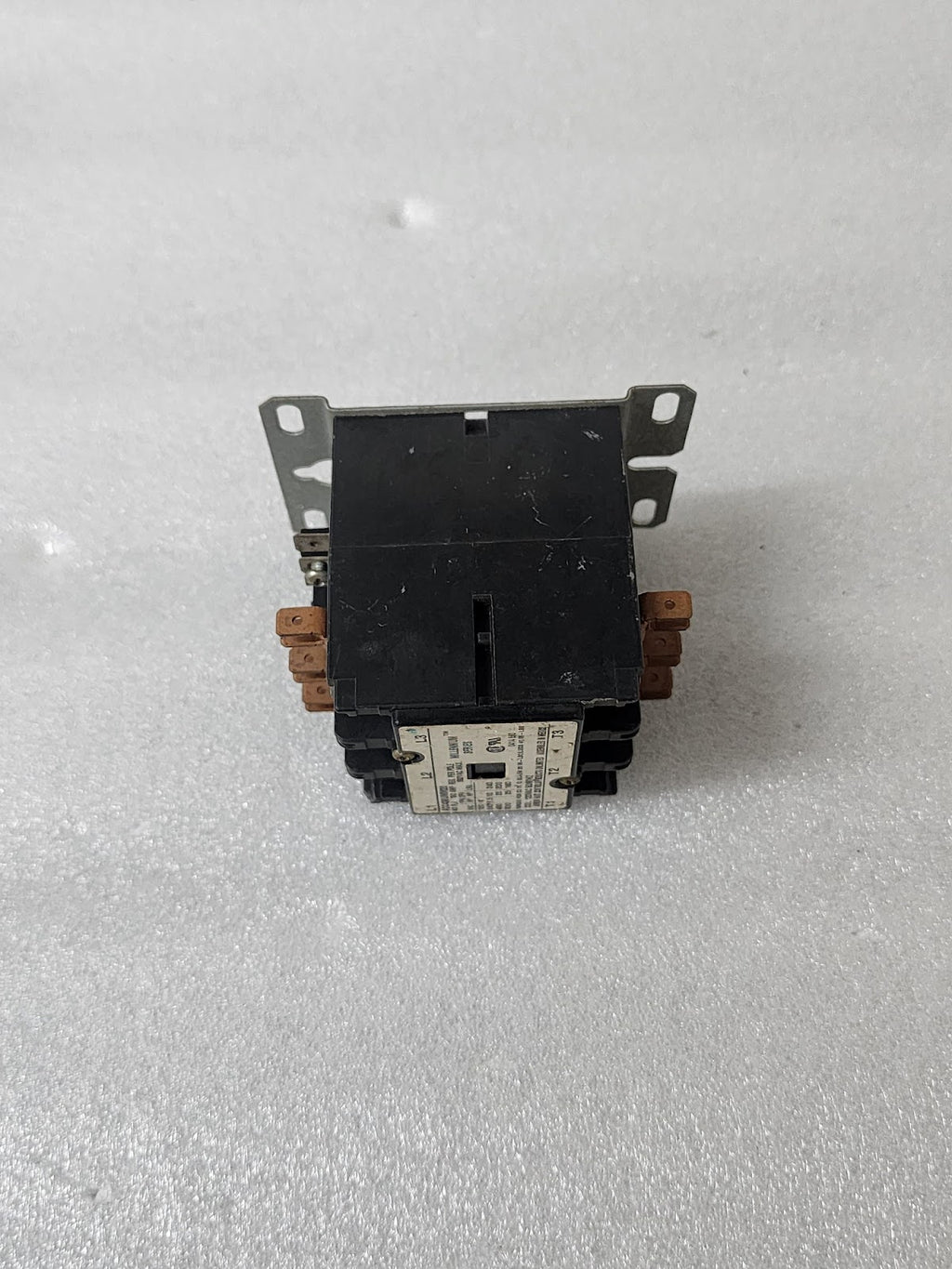 ARROW HART CONTROLS ACC438UMM20 3-POLE CONTACTOR 50A COIL VOLTAGE 120V