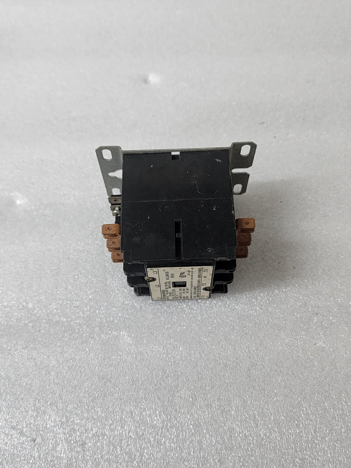 ARROW HART CONTROLS ACC438UMM20 3-POLE CONTACTOR 50A COIL VOLTAGE 120V