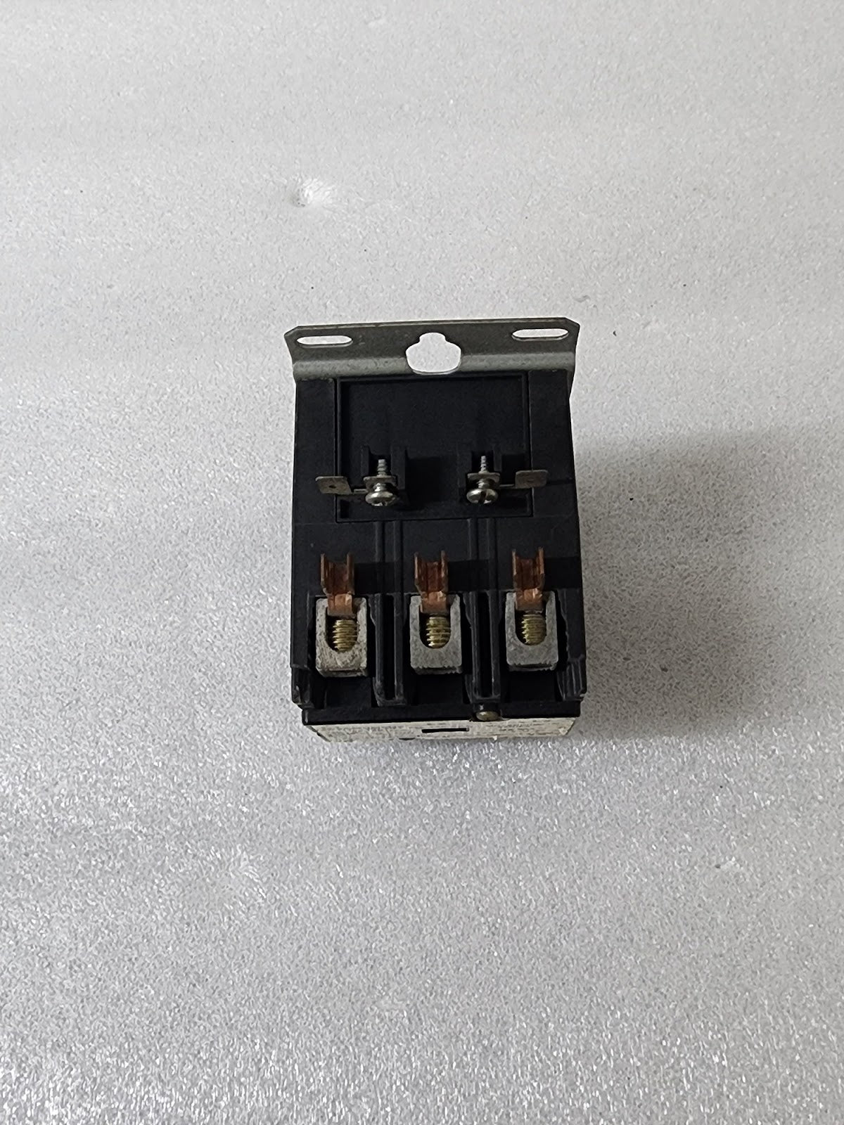 ARROW HART CONTROLS ACC438UMM20 3-POLE CONTACTOR 50A COIL VOLTAGE 120V