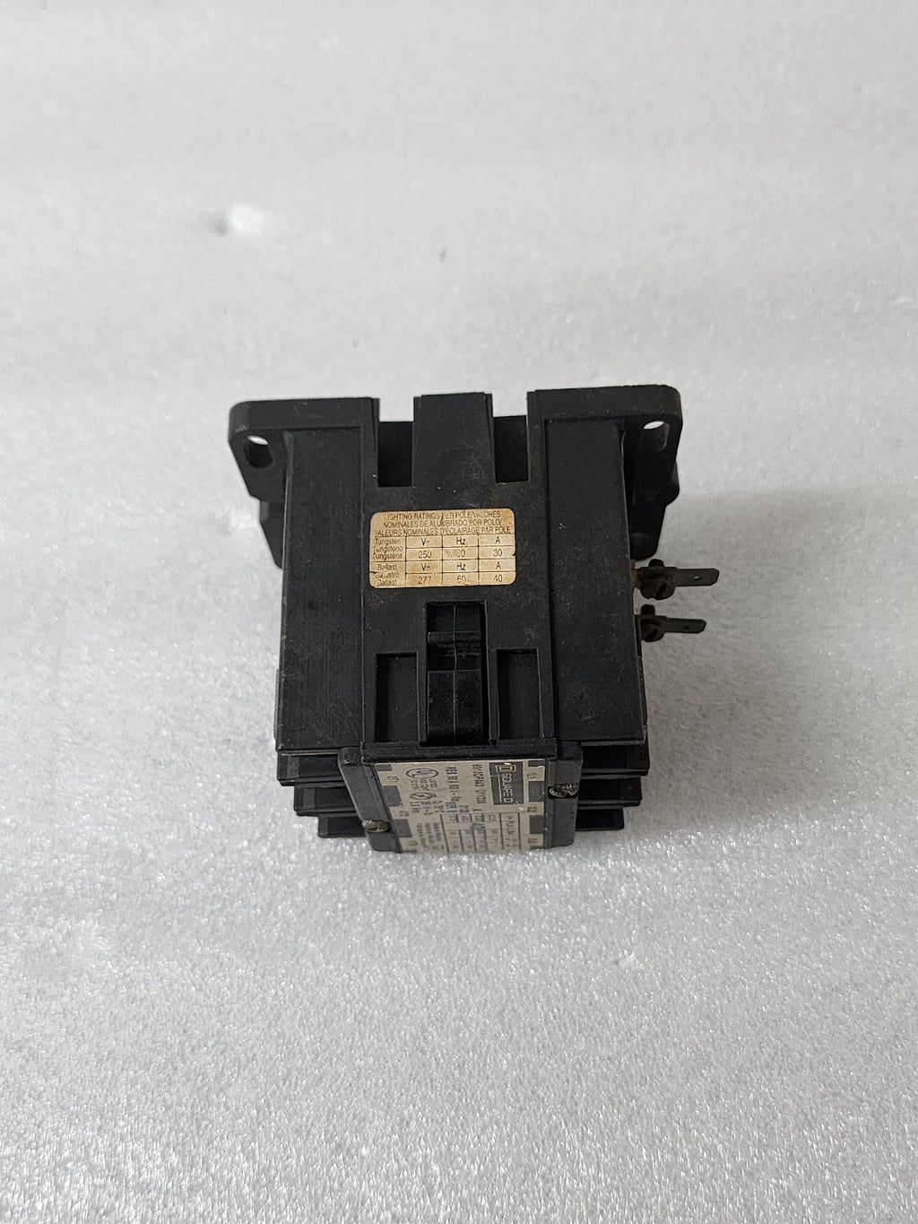 SQUARE D 8910DPA43 3-POLE CONTACTOR 40A COIL VOLTAGE 110-120V