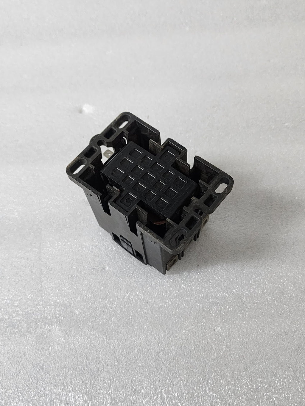SQUARE D 8910DPA43 3-POLE CONTACTOR 40A COIL VOLTAGE 110-120V