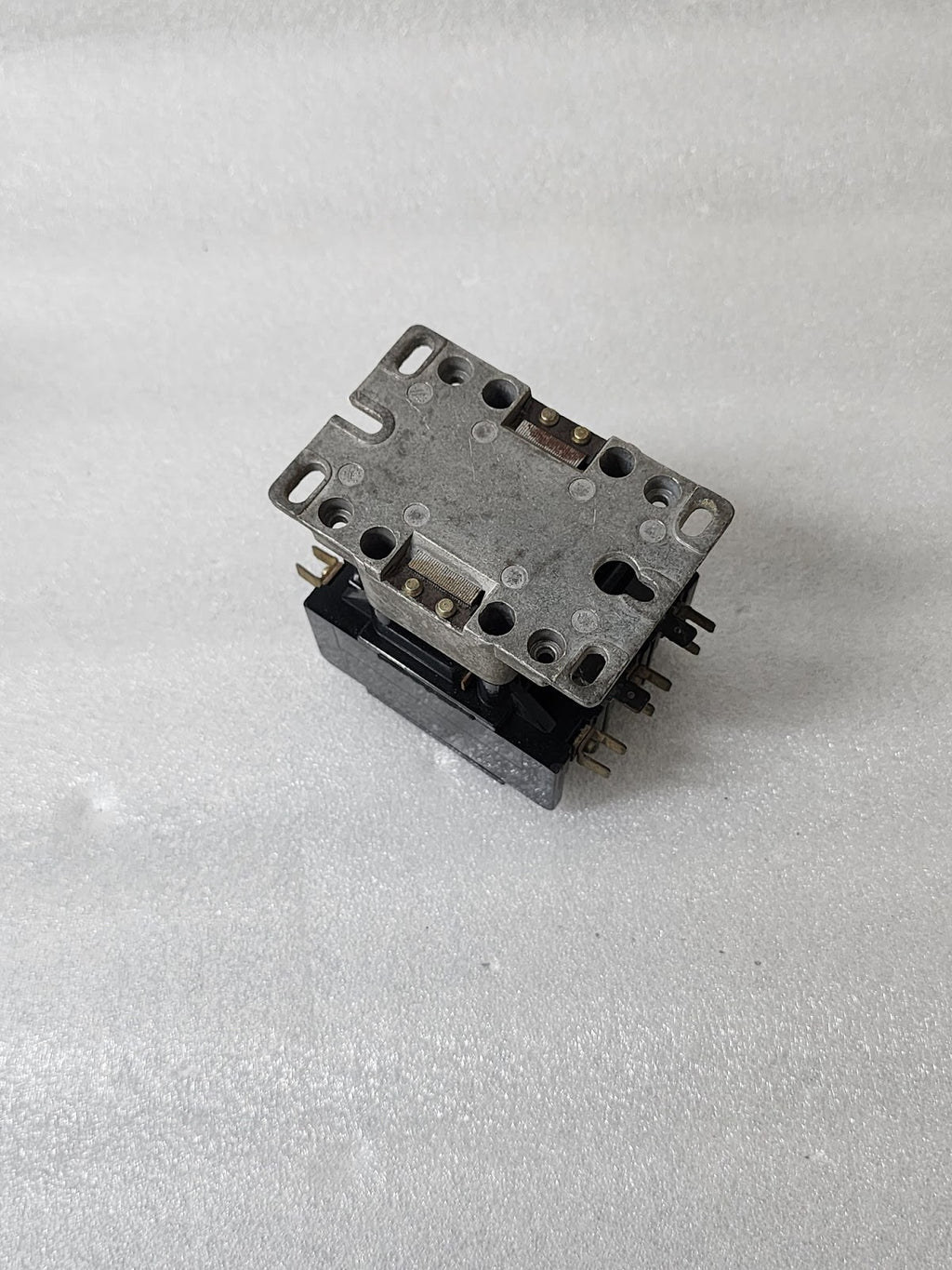GENERAL ELECTRIC CR353FF3BA1 MAGNETIC CONTACTOR 60A COIL VOLTAGE 110-120V