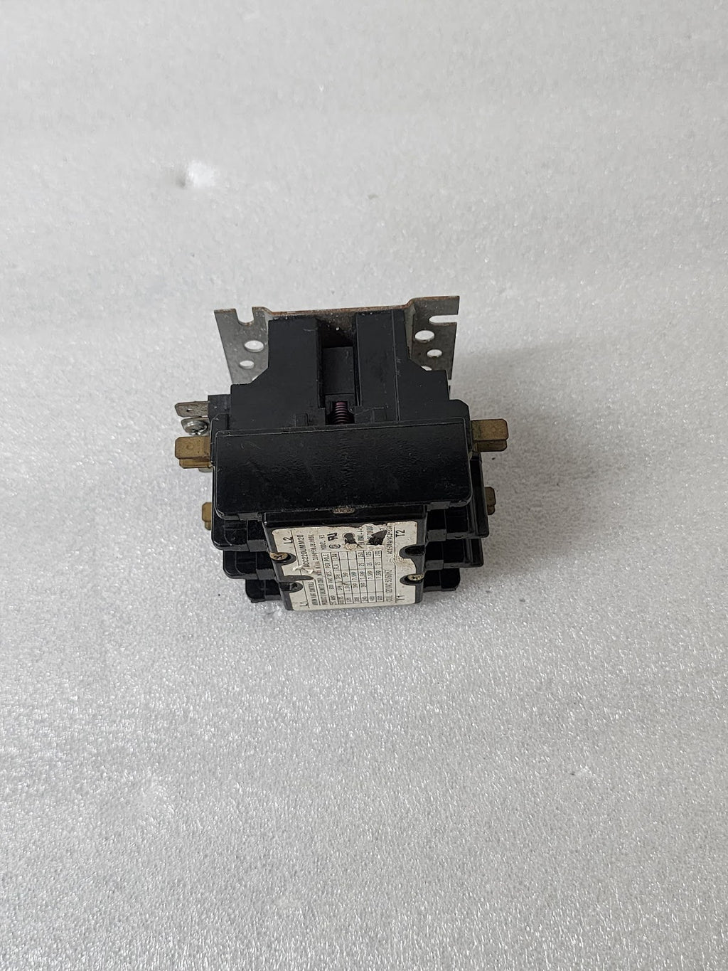 ARROW HART CONTROLS ACC220UMM20 3-POLE CONTACTOR 25A COIL VOLTAGE 120V