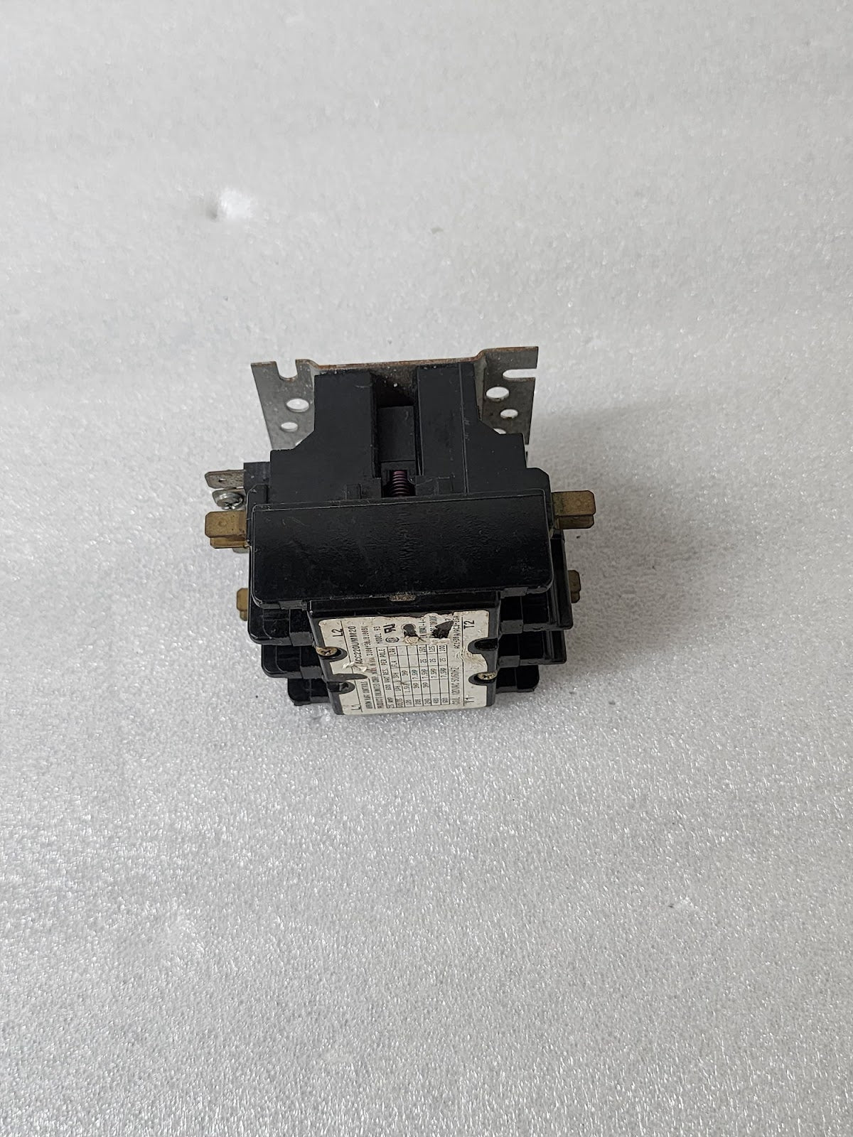 ARROW HART CONTROLS ACC220UMM20 3-POLE CONTACTOR 25A COIL VOLTAGE 120V