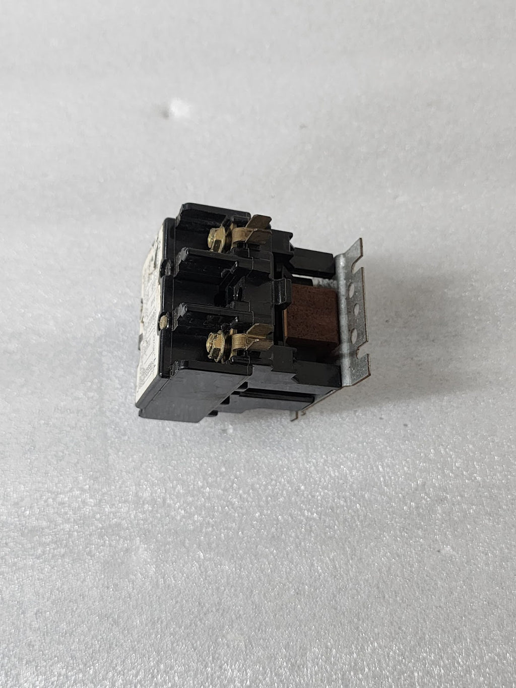 ARROW HART CONTROLS ACC220UMM20 3-POLE CONTACTOR 25A COIL VOLTAGE 120V
