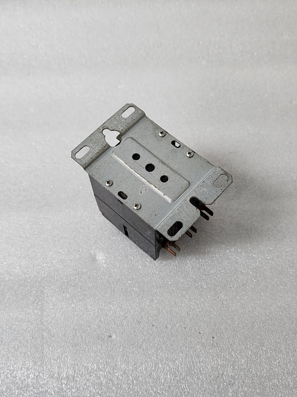 TYCO ELECTRONICS 3100-30U9198CY 3P CONTACTOR 30A 30700-03 COIL VOLTAGE 208-240V