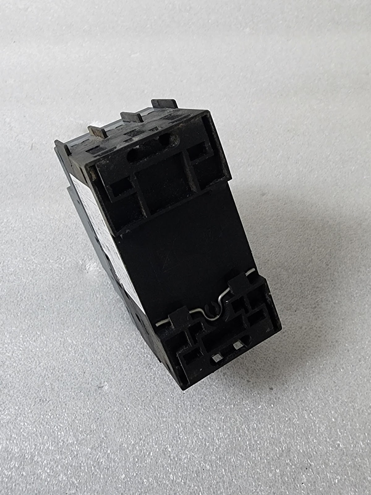 SIEMENS 3RV2011-1FA10 CIRCUIT BREAKER FOR MOTOR PROTECTION