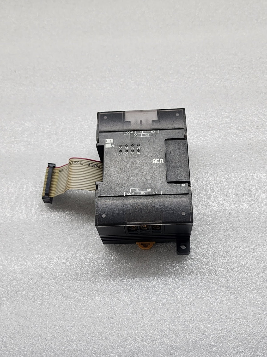 OMRON CP1W-8ER DIGITAL OUTPUT MODULE