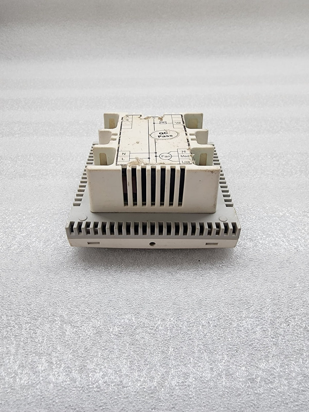TC303-3A2LM DIGITAL FAN COIL THERMOSTAT