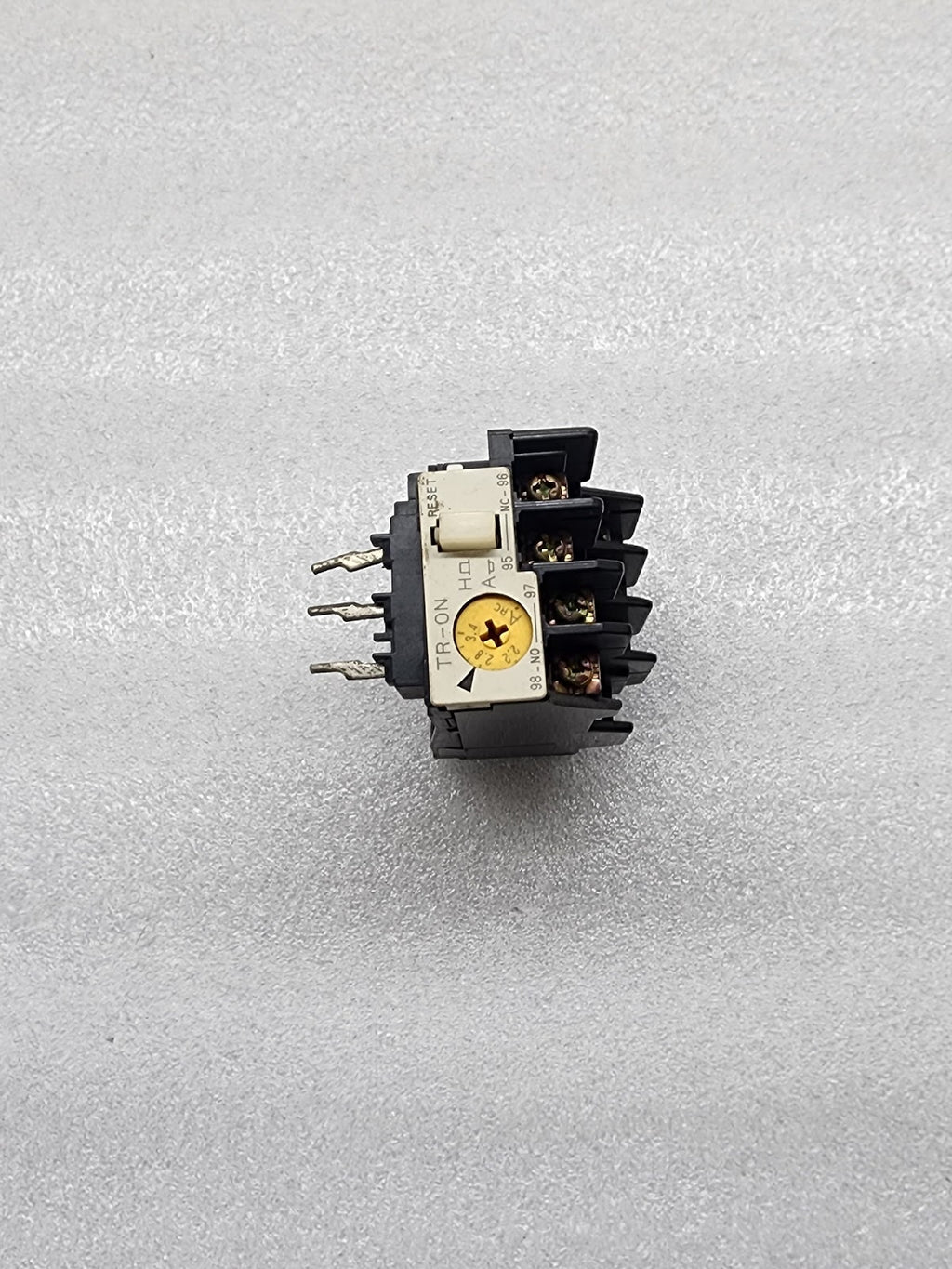 FUJI ELECTRIC TR-0N OVERLOAD RELAY 2.2-3.4A