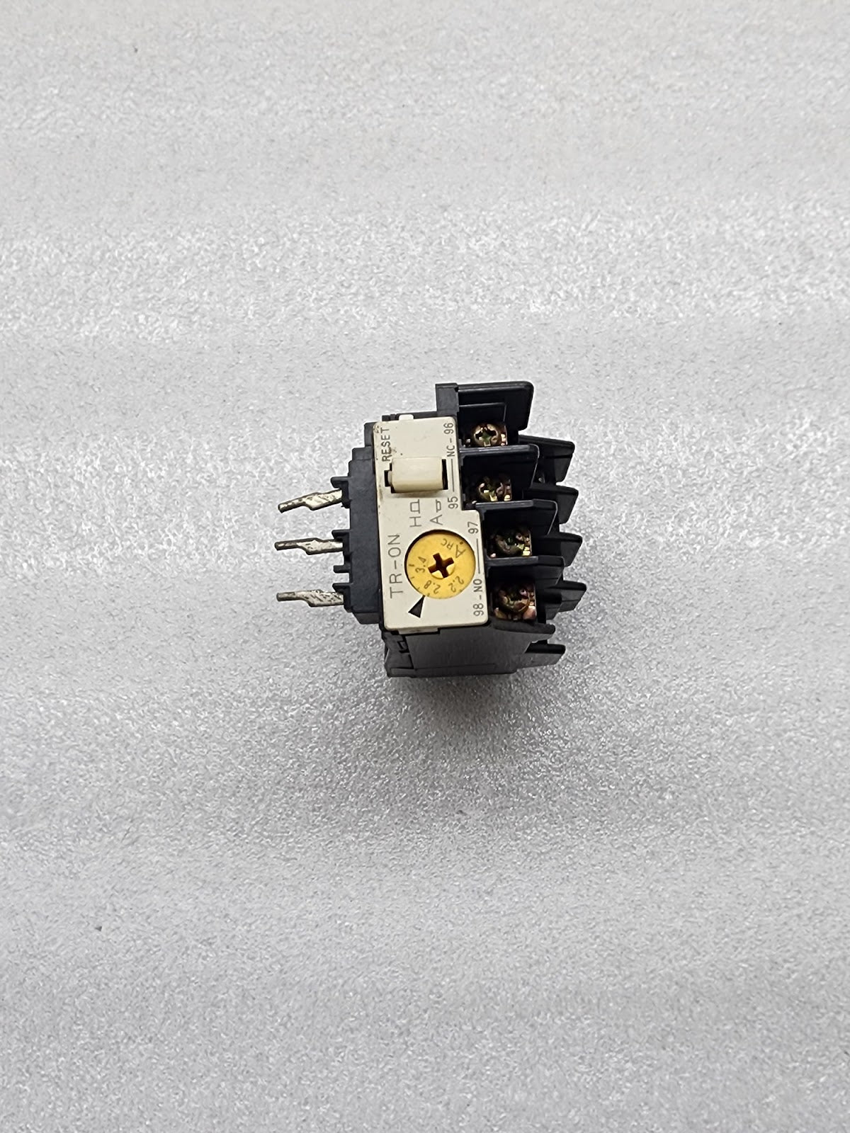 FUJI ELECTRIC TR-0N OVERLOAD RELAY 2.2-3.4A