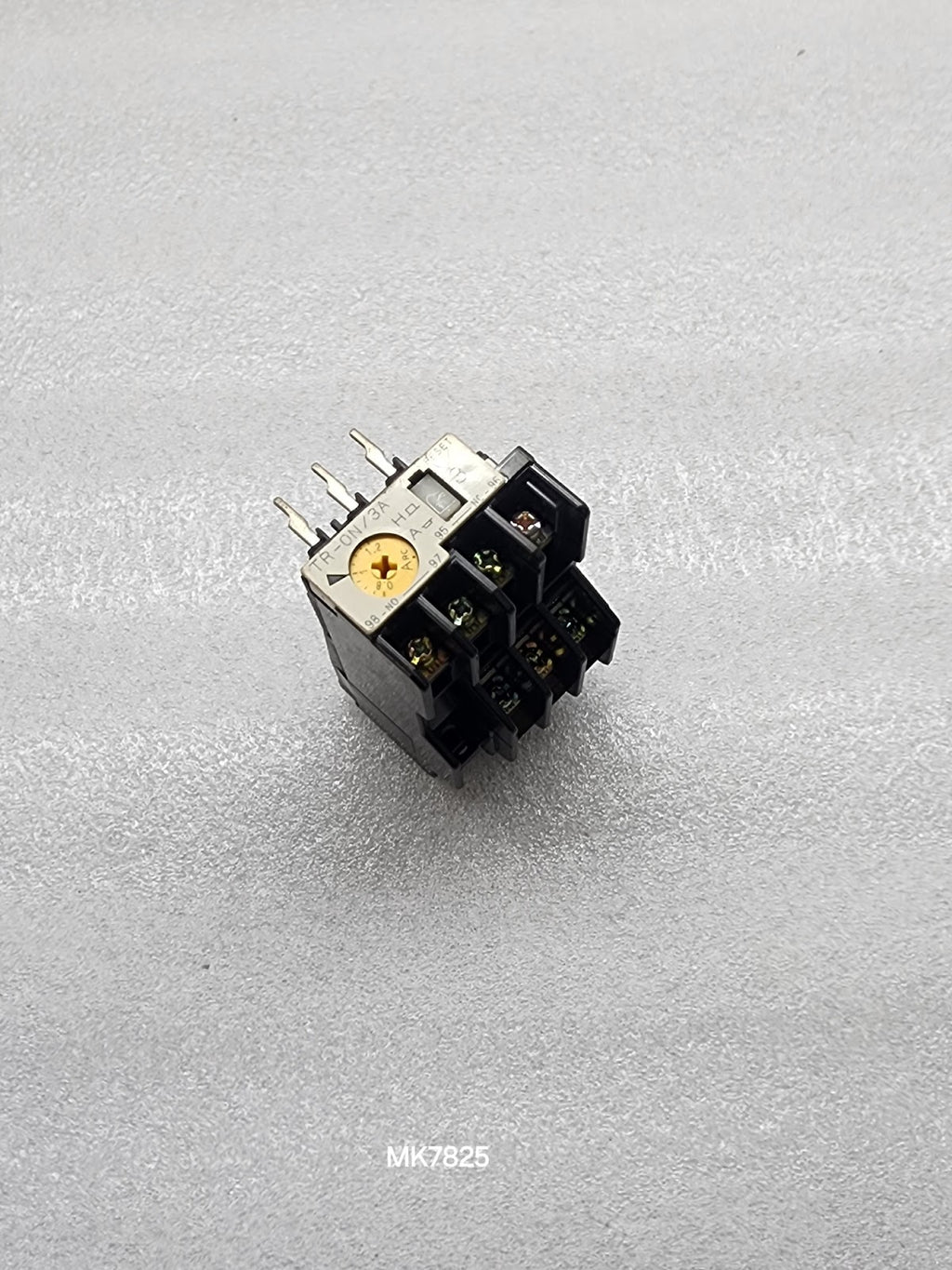 FUJI ELECTRIC TR-0N/3A OVELROAD RELAY 0.8-1.2A