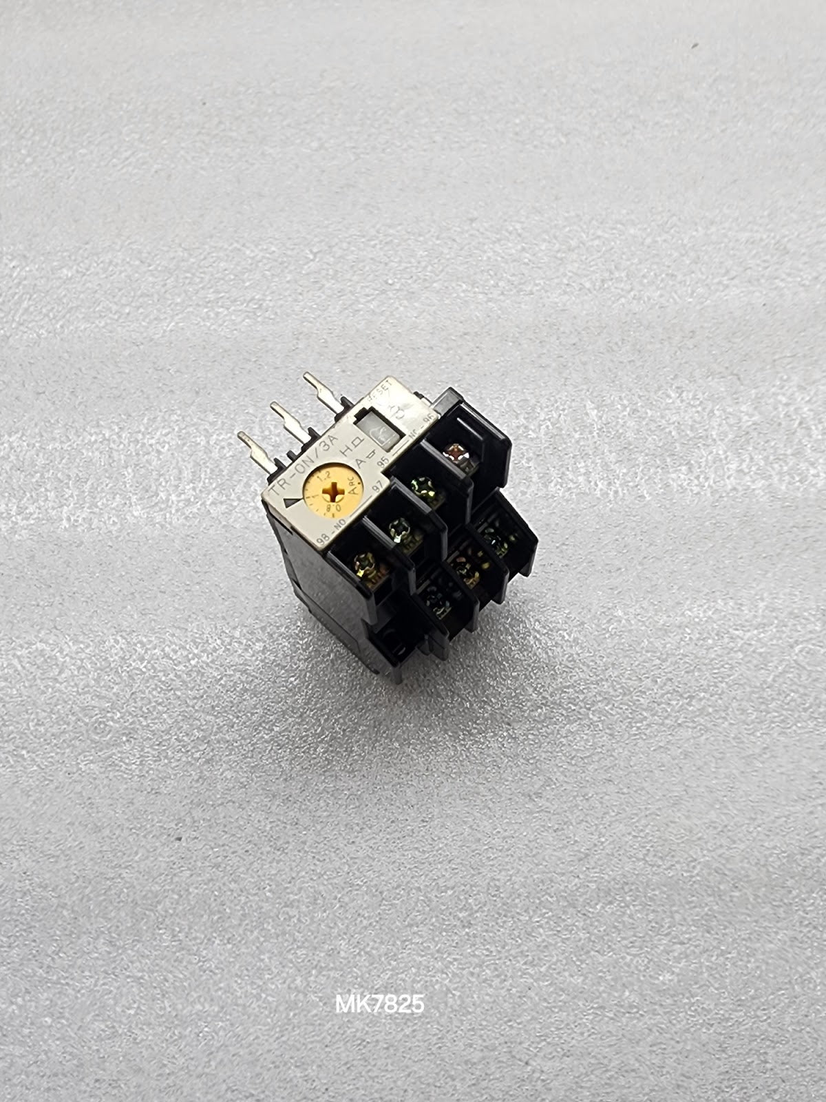 FUJI ELECTRIC TR-0N/3A OVELROAD RELAY 0.8-1.2A