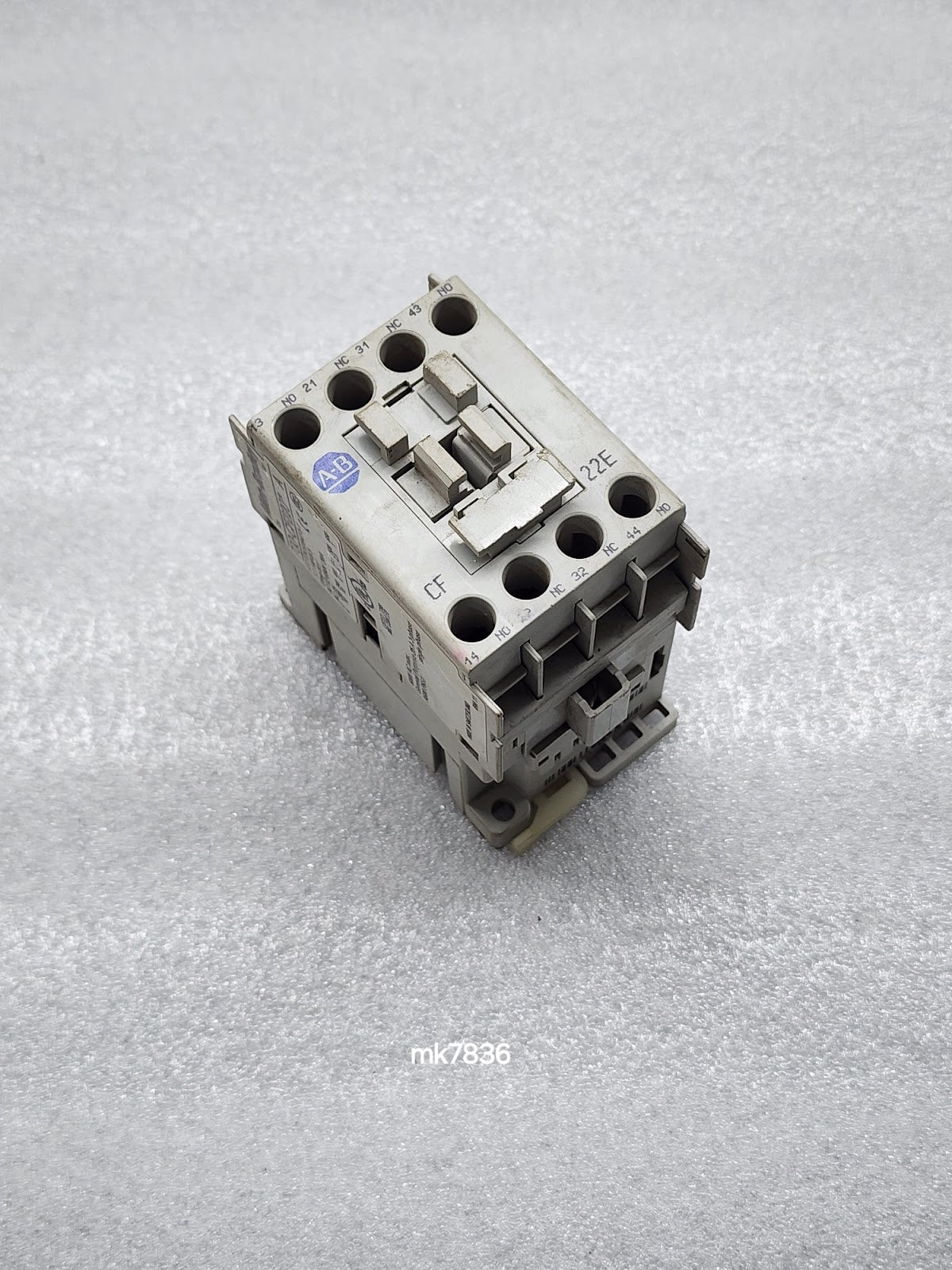 ALLEN BRADLEY CAT 700-CF220-A MAGNETIC CONTACTOR COIL VOLTAGE 110-120V