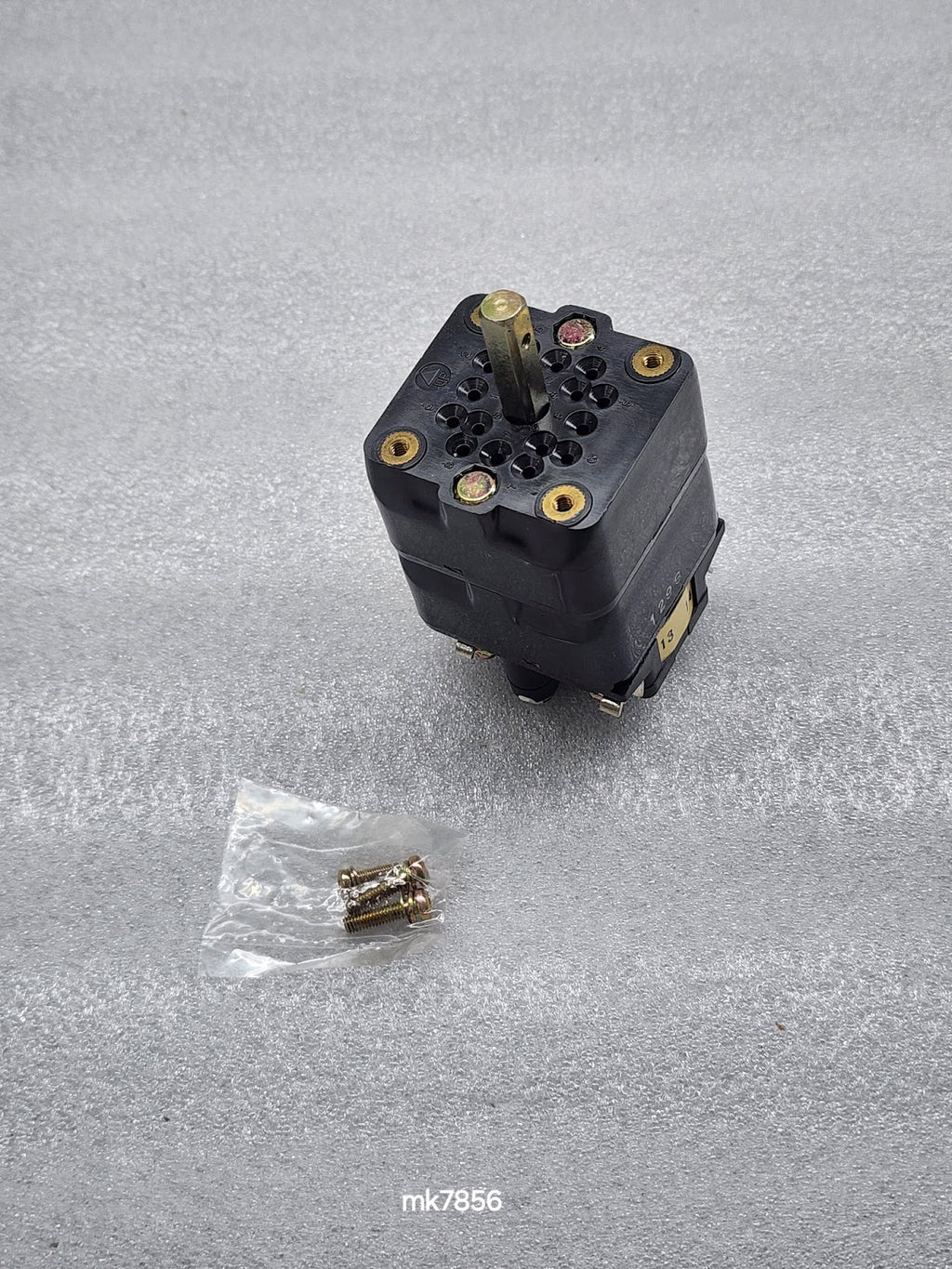 SEIKO ELECTRIC YBRSF1-1X CAM SWITCH 600V 10A 009 A