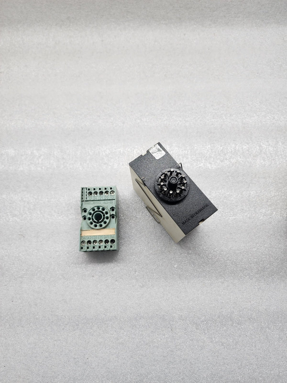 ELECTROMATIC SL180724 LOGIC RELAY BISTABLE W MEMO SET-RESET INPUT 24VDC