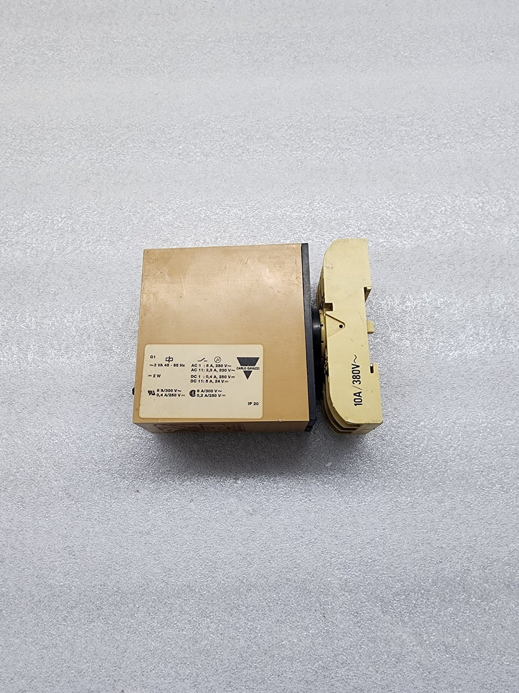 CARLO GAVAZZI SC215230 ONE SHOT TIMER 230V