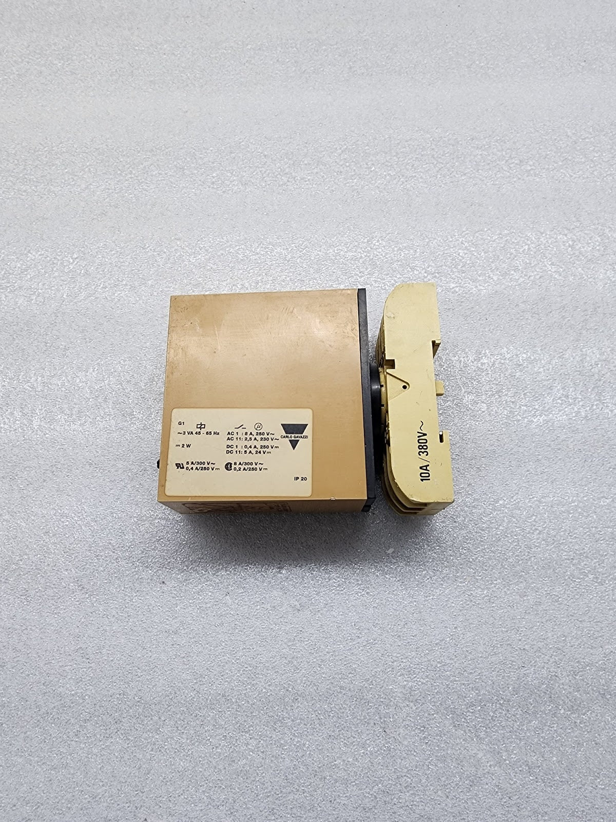 CARLO GAVAZZI SC215230 ONE SHOT TIMER 230V