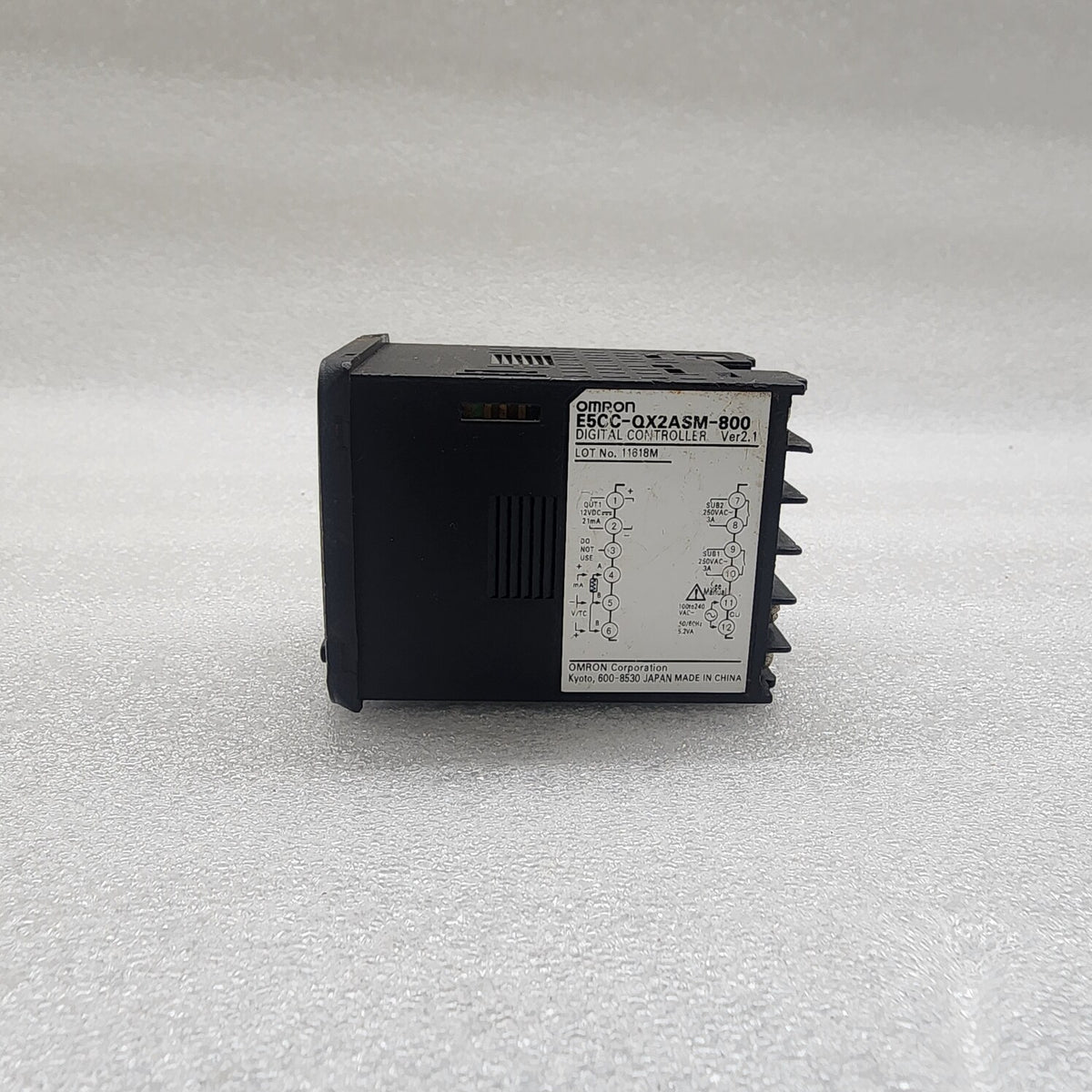 OMRON E5CC-OX2ASM-800 DIGITAL CONTROLLER 100-240VAC