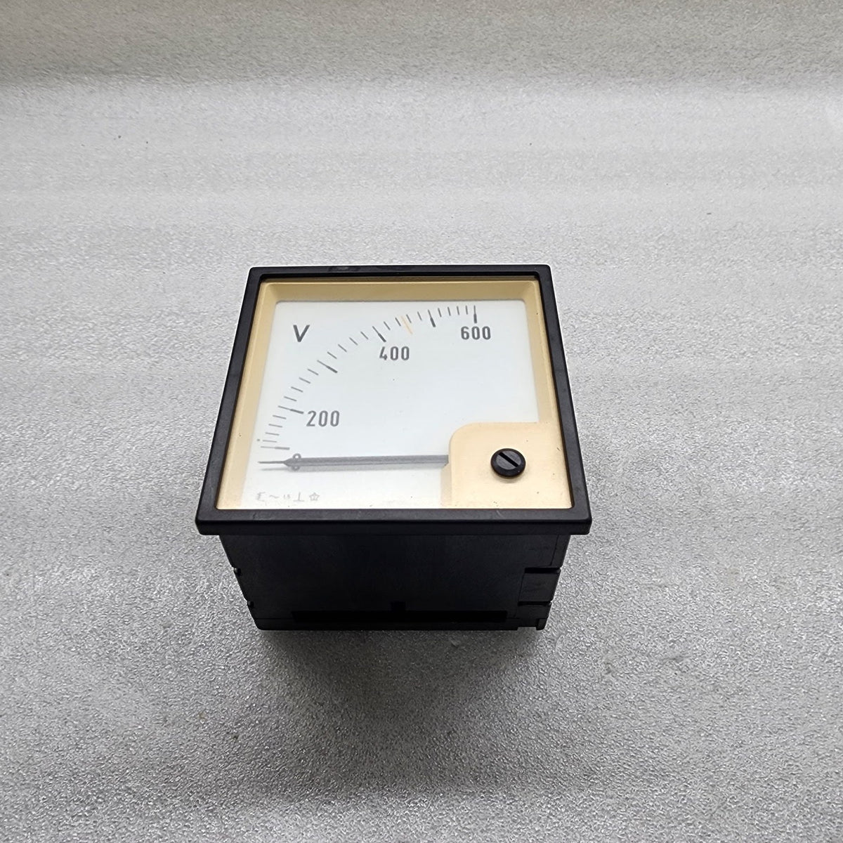 VOLT METER 0-600V