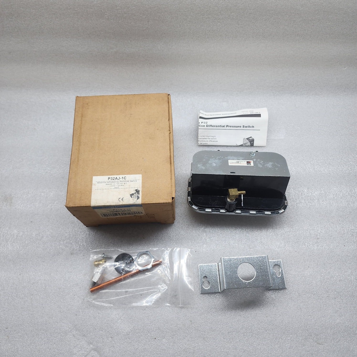 JOHNSON CONTROLS P32AJ-1 PRESSURE SWITCH 1.25KPA P32AJ-1C