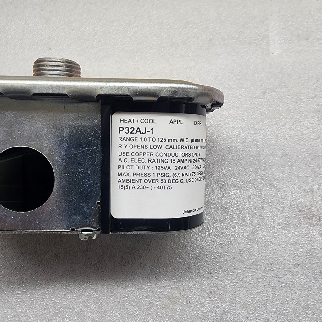 JOHNSON CONTROLS P32AJ-1 PRESSURE SWITCH 1.25KPA P32AJ-1C