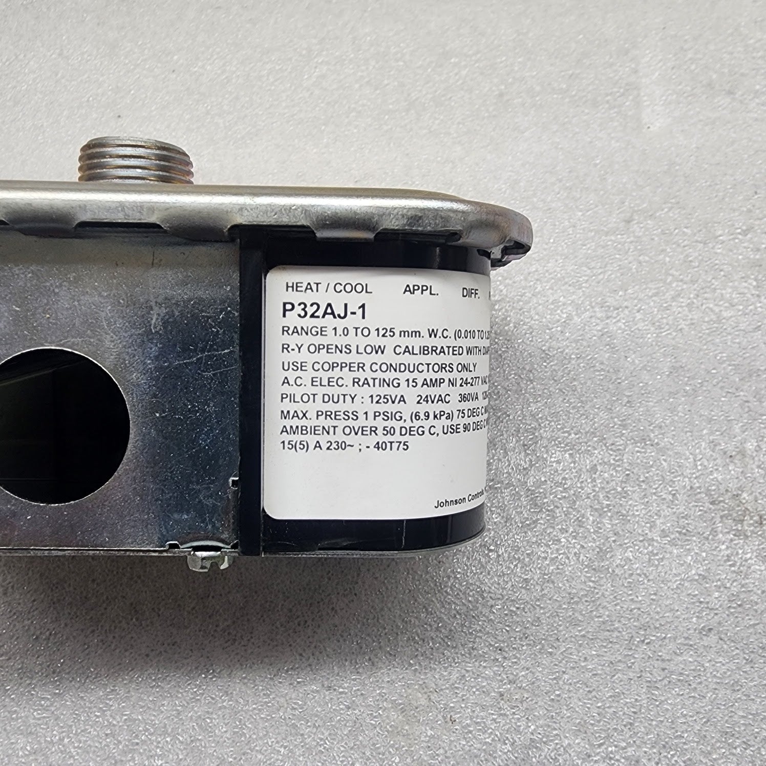 JOHNSON CONTROLS P32AJ-1 PRESSURE SWITCH 1.25KPA P32AJ-1C